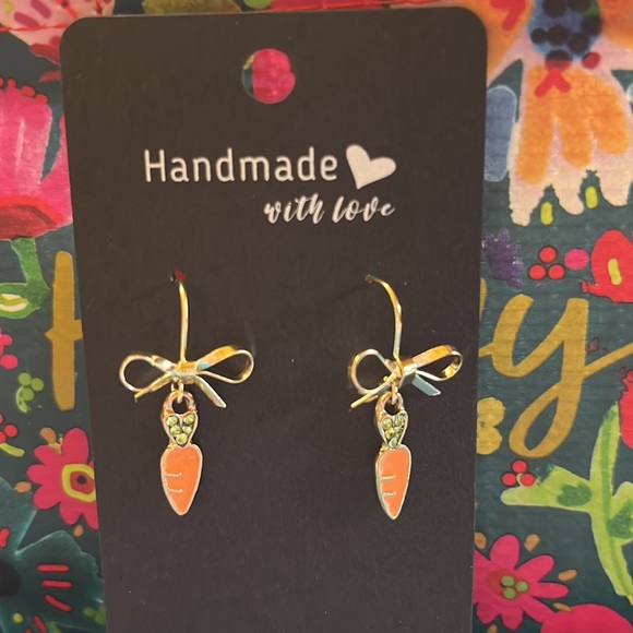 Carrot & Bow earrings with rhinestones brass - Picture 2 of 3